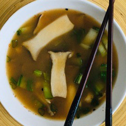 Japanese Miso Soup w/ Mushrooms and Tofu